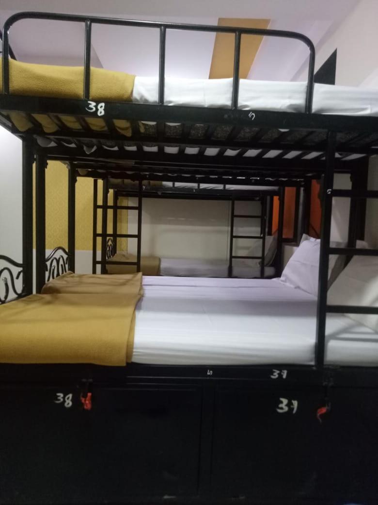 Bandra Dormitory Only For Indian Mumbai Exterior photo